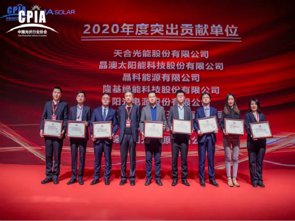 全體看過來！謝謝，謝謝！謝謝~