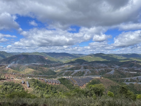 全球足跡 | 陽光能源圓滿完成云南大莊鎮(zhèn)250MW光伏項(xiàng)目供貨任務(wù)