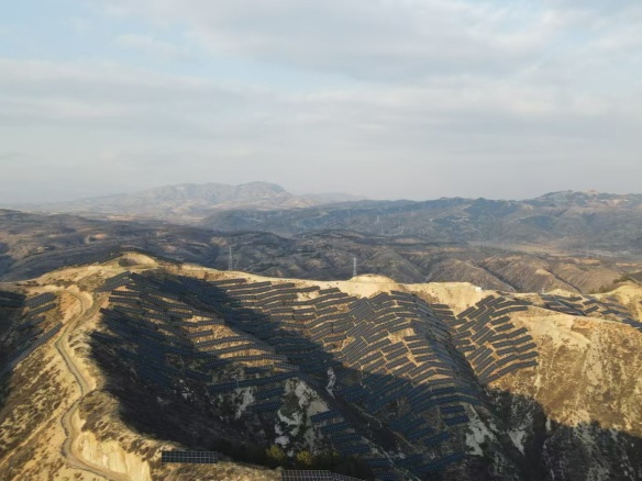 全球足跡 | “山地光谷”！陽光能源助力山西忻州5萬千瓦光伏項(xiàng)目全容量并網(wǎng)發(fā)電